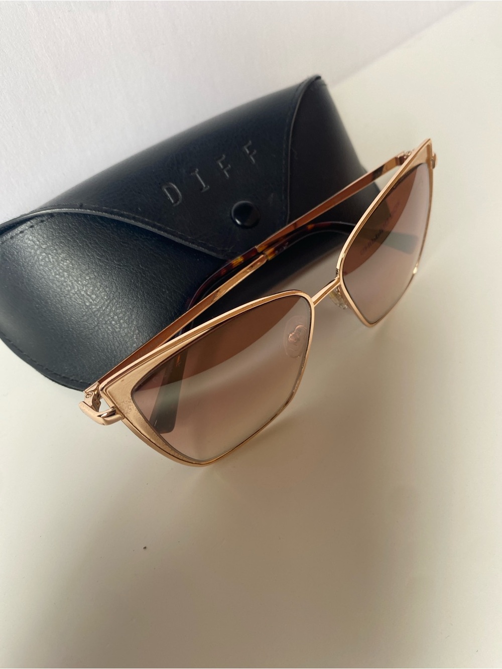 Diff Eyewear Brown Gradient Cat-Eye Sunglasses - Picture 3 of 6